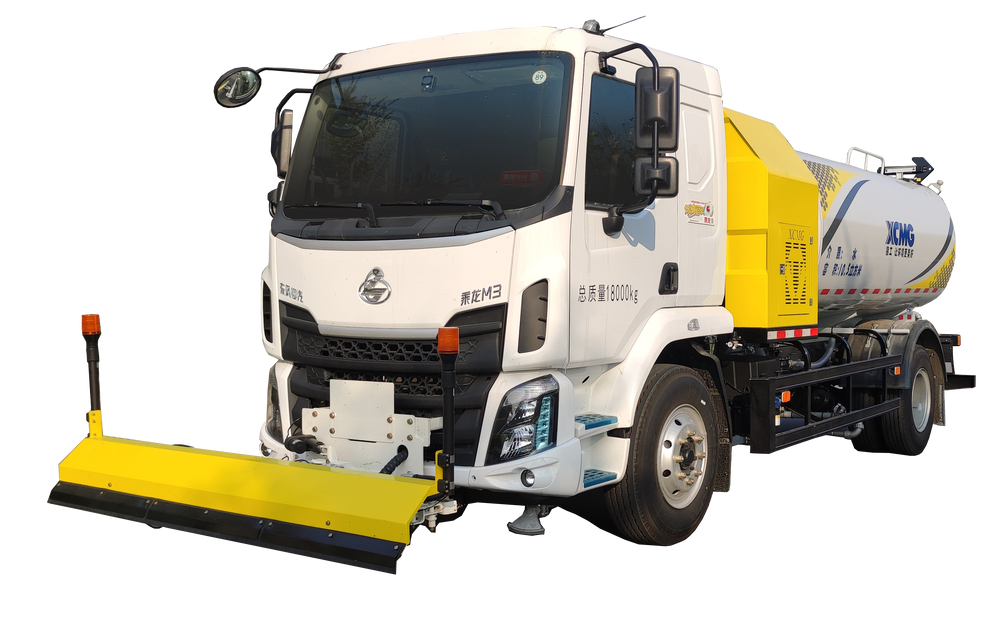 Dual-engine high pressure cleaning vehicle